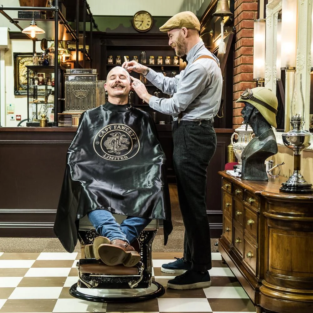 Barber Cape Captain - Image 5