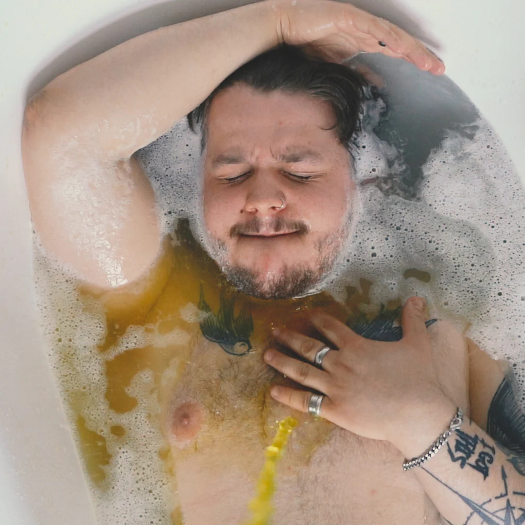 Golden Shower Hair & Body Wash – kullankeltaisiin lorotteluhetkiin! - Image 3